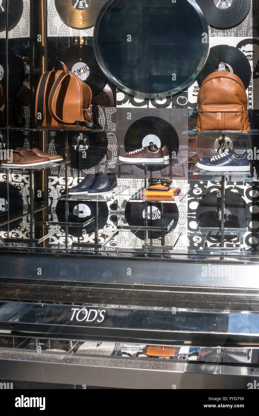 Fenêtre d'affichage, Tod's Chaussure et maroquinerie Magasin, NYC, USA Banque D'Images