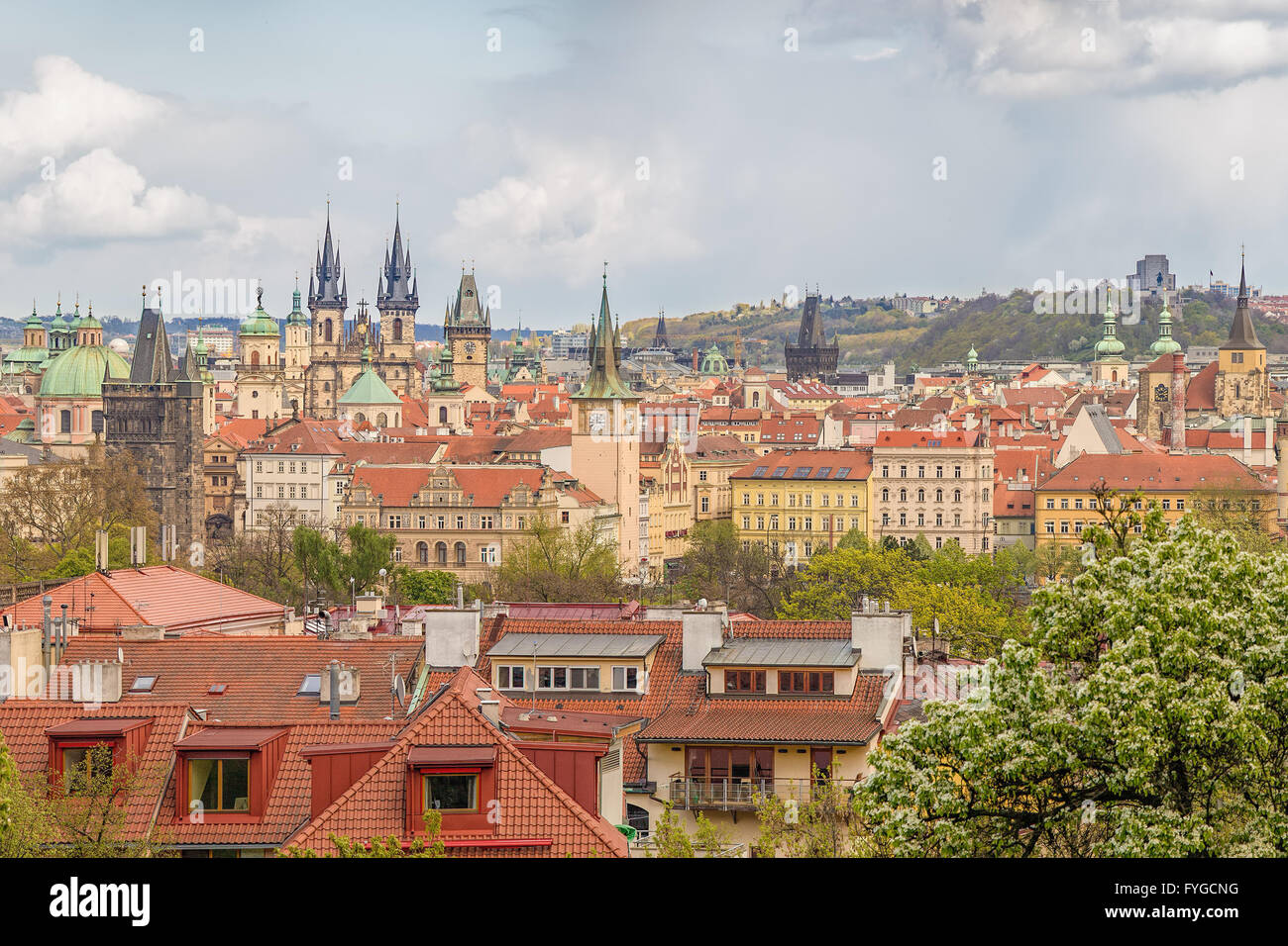 Vieille Ville Prague panorama avec l'architecture historique. Conception de l'Europe voyage, les visites touristiques et le tourisme. Banque D'Images