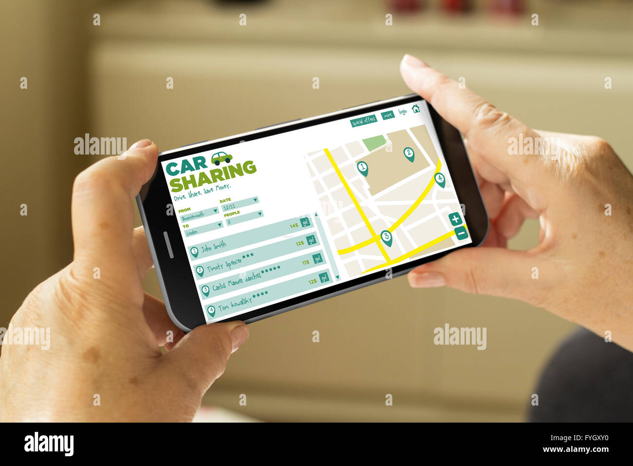 Travel concept : les mains avec un smartphone 3D généré avec le car sharing site web à l'écran. Écran graphique sont faites u Banque D'Images