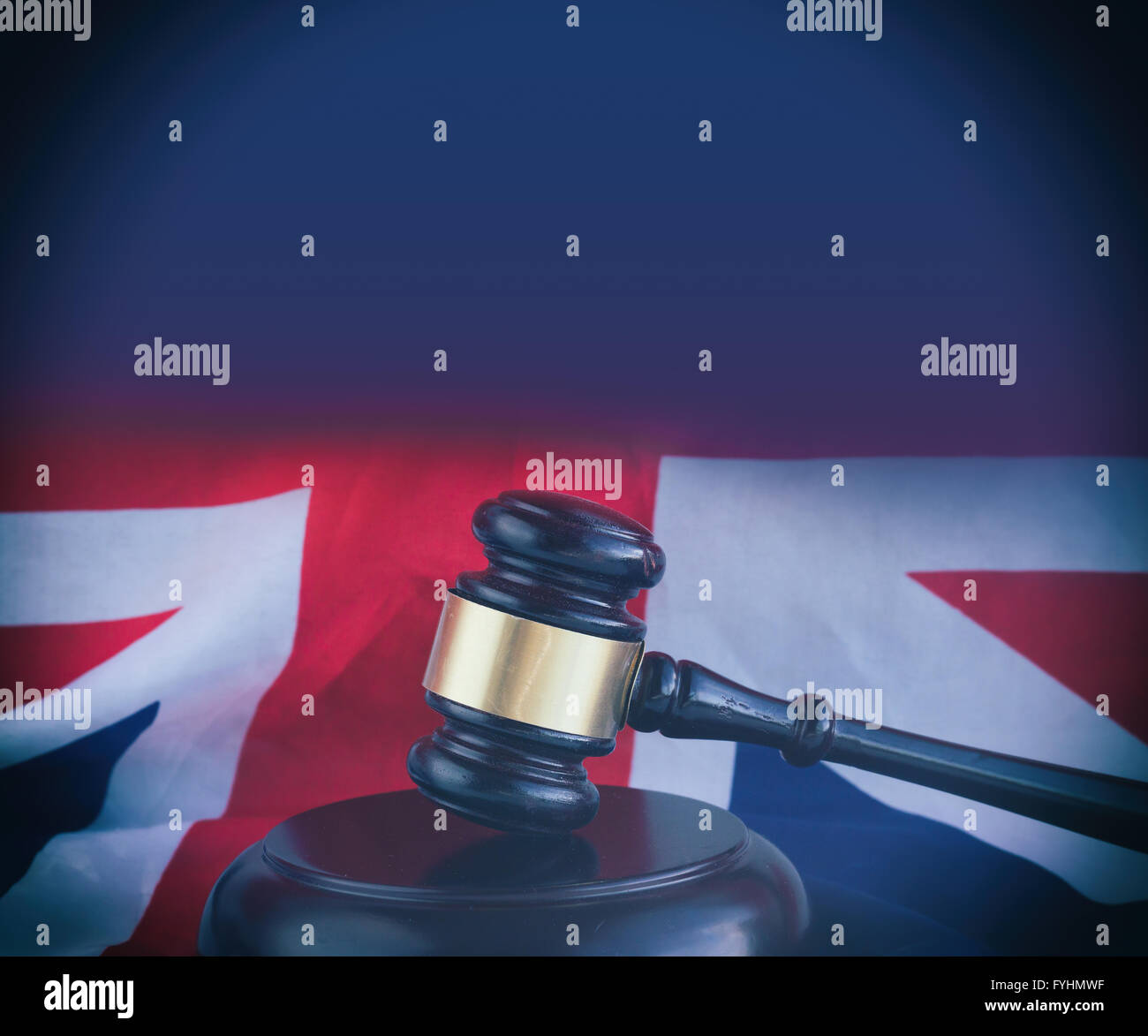 Union Jack flag and gavel - notion de droit juridique de droit Banque D'Images