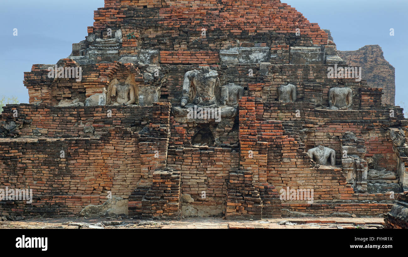 Ancien Temple dans le parc historique de Sukhothai Banque D'Images