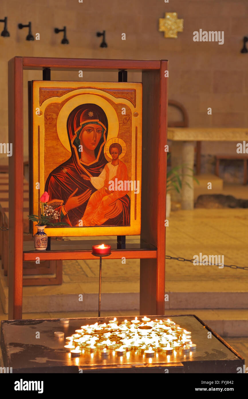 L'icône de Jésus Christ, et brûler des bougies Banque D'Images