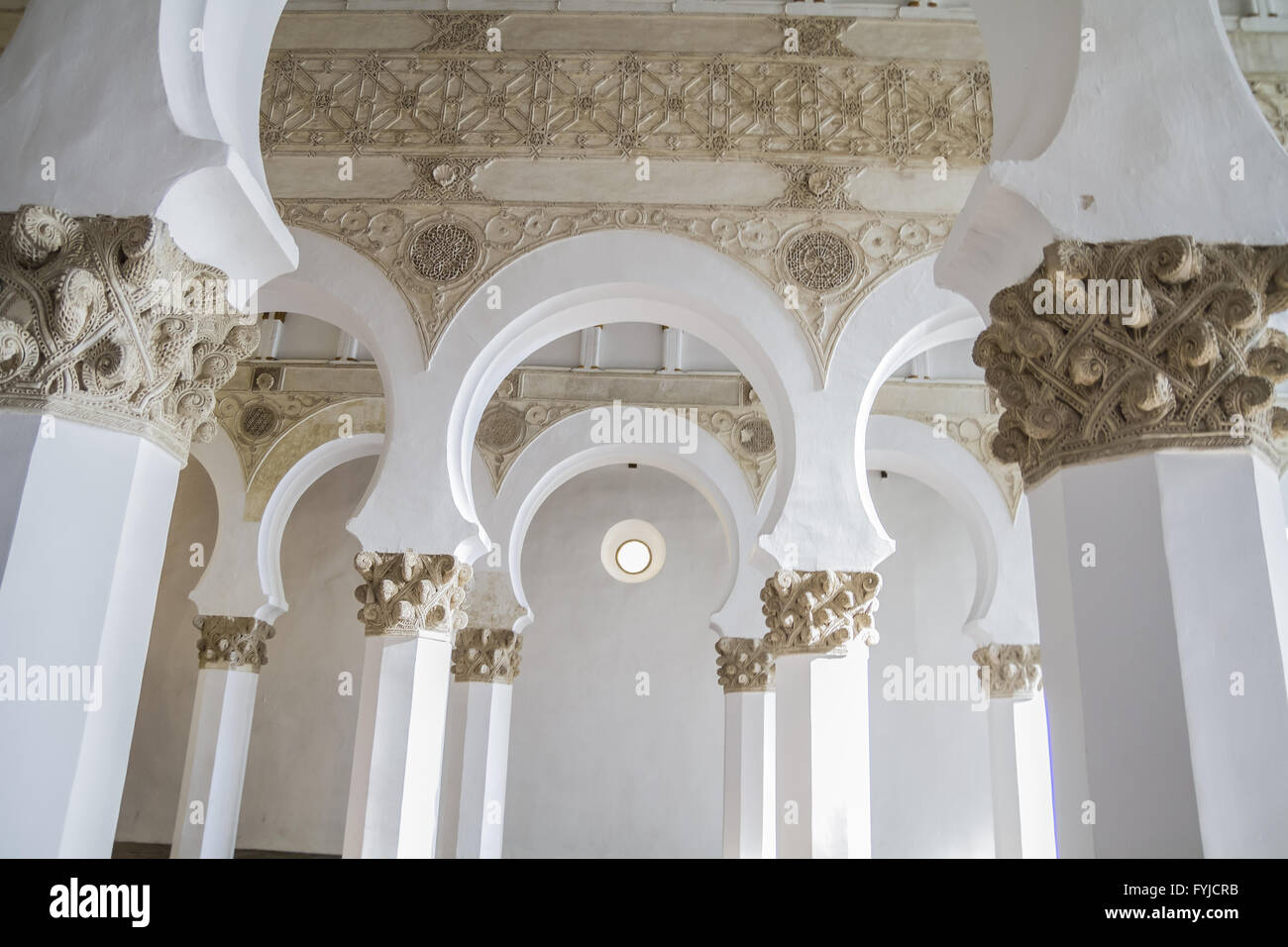 Arch, Santa María la Blanca est un temple situé dans la ville espagnole de Tolède. Construit en 1180 comme une synagogue Banque D'Images