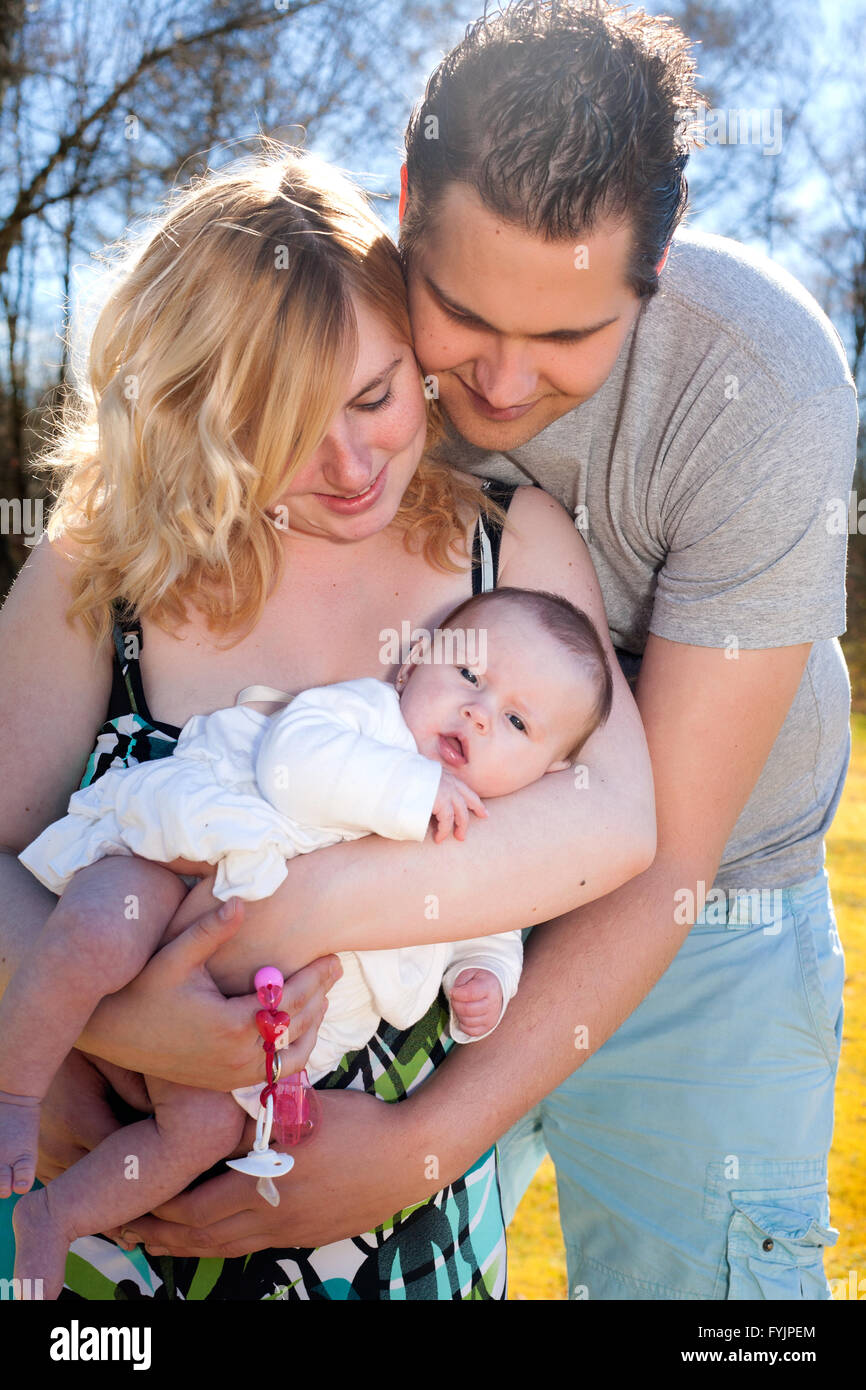 Jeune famille et la fille de bébé Banque D'Images