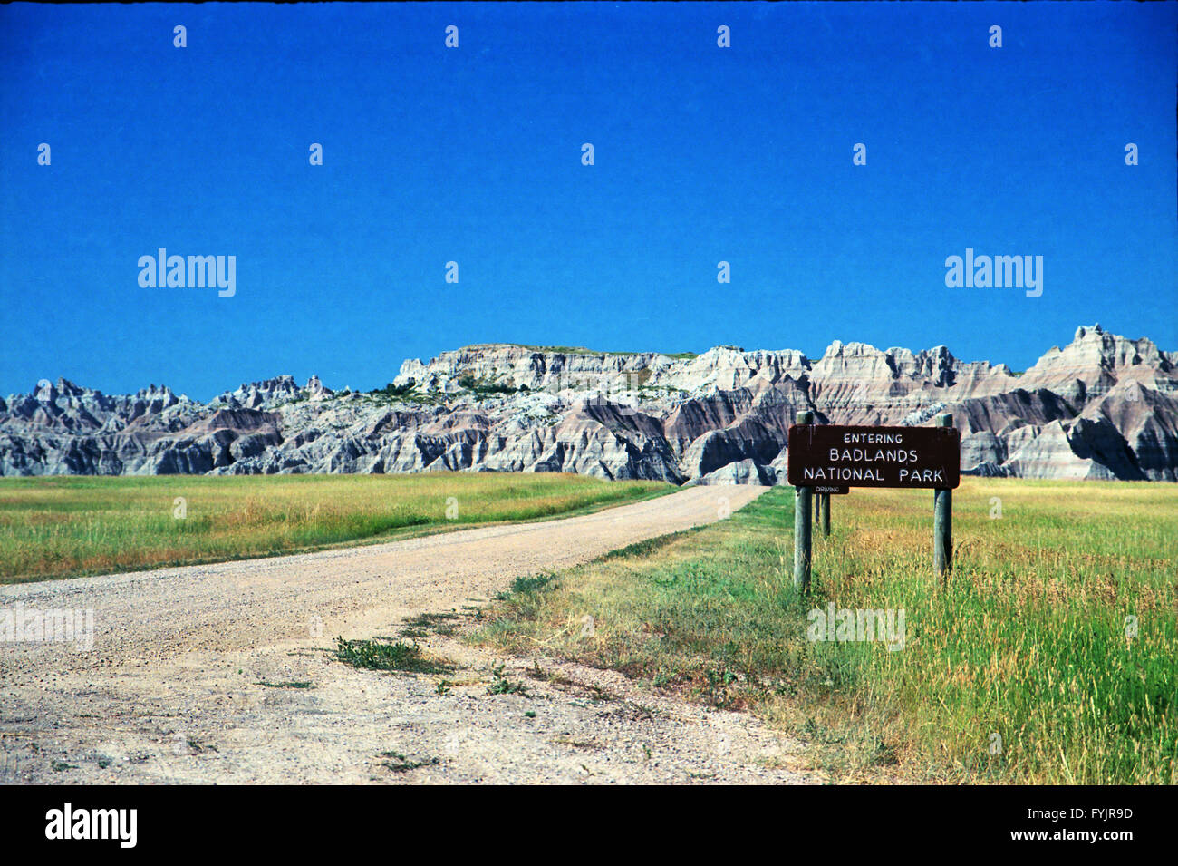 Un simple signe greats visiteurs à l'Badlands National Park comme l'arriver de la routes de terre au sud Banque D'Images