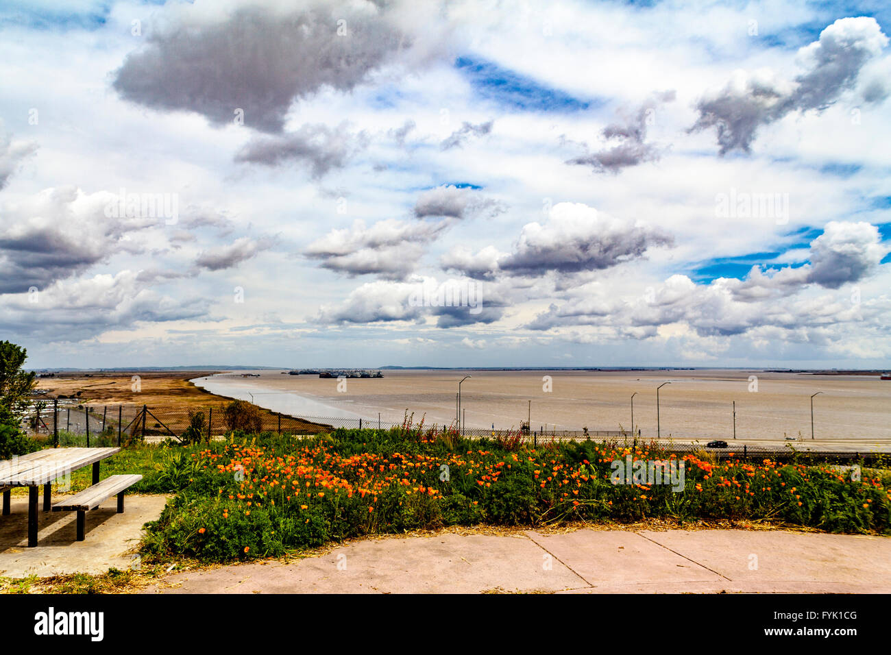 Point de vue de la Vista à Benicia en Californie avec vue sur la haute-San Franicisco Bay et détroits Carquinez Banque D'Images