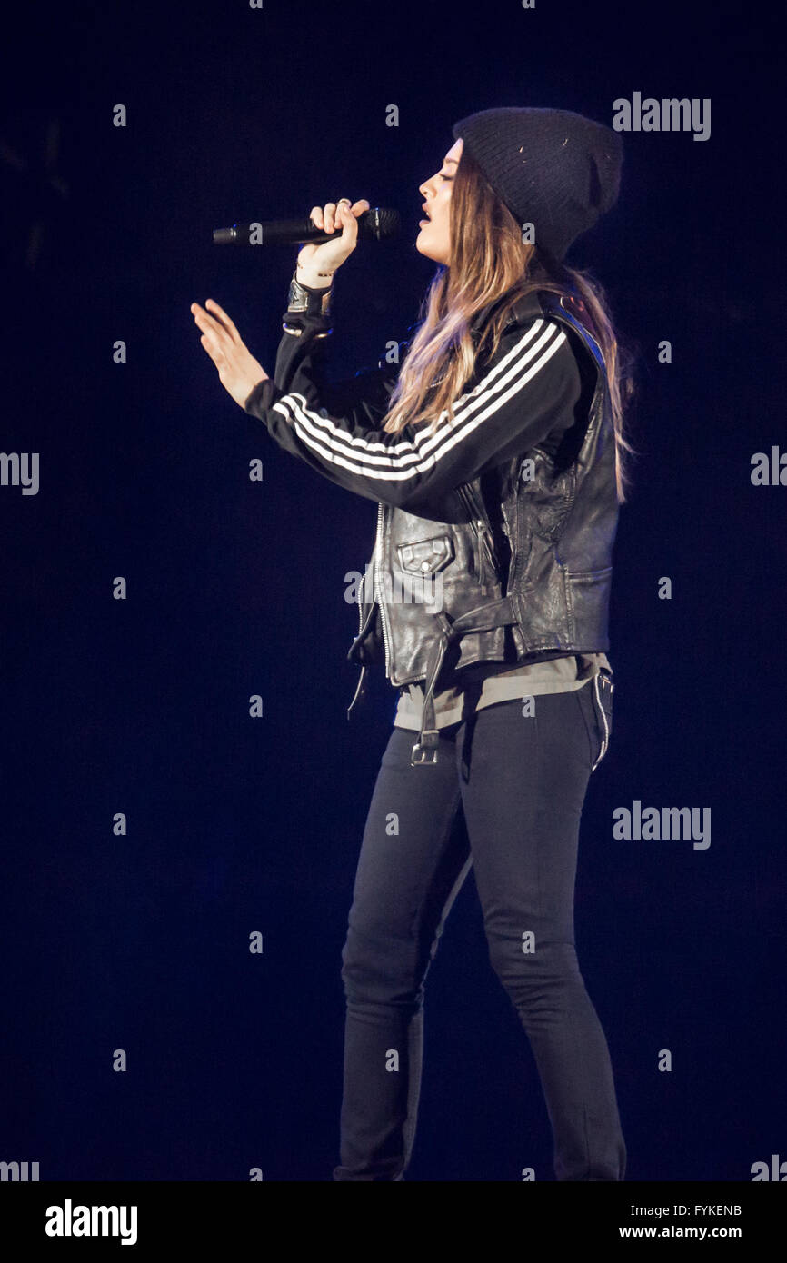 Auburn Hills, Michigan, USA. Apr 25, 2016. MOXIE RAIA produisent sur l'objet World Tour au Palace of Auburn Hills de Auburn Hills, MI le 25 avril 2016 © Marc Nader/ZUMA/Alamy Fil Live News Banque D'Images