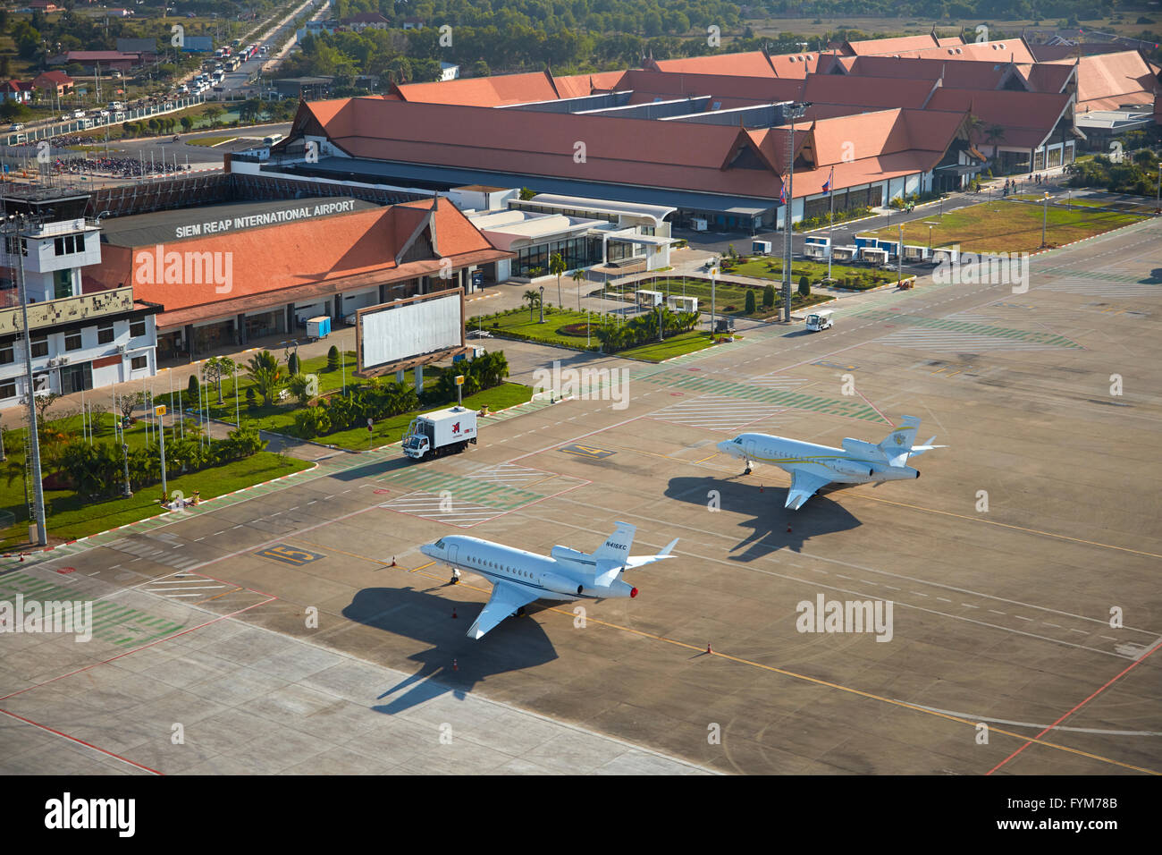 Des jets privés à l'aéroport de Siem Reap, Siem Reap, Cambodge - vue aérienne Banque D'Images