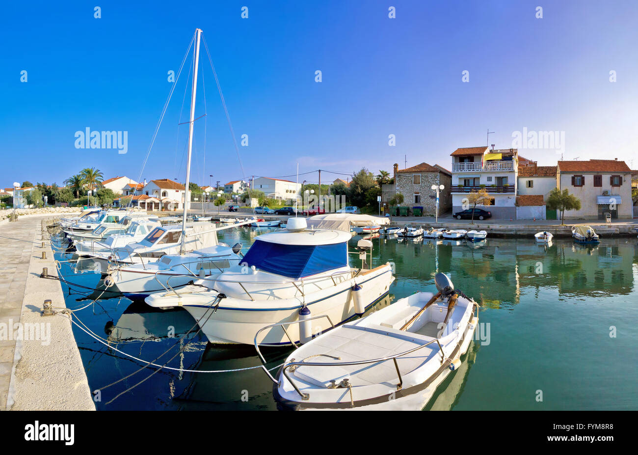 Village dalmate de Diklo vue front de mer Banque D'Images