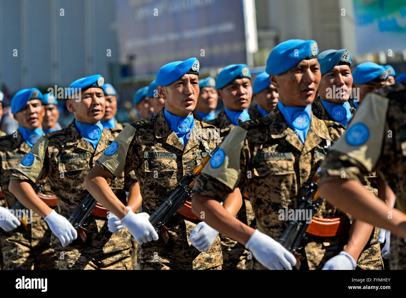 Défilé d'un bataillon de Casques bleus de l'ONU, Ulaanbaatar, Mongolie Banque D'Images