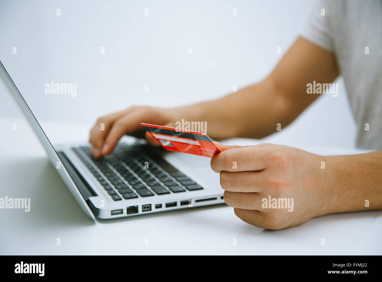 Le paiement avec carte de crédit en ligne Banque D'Images
