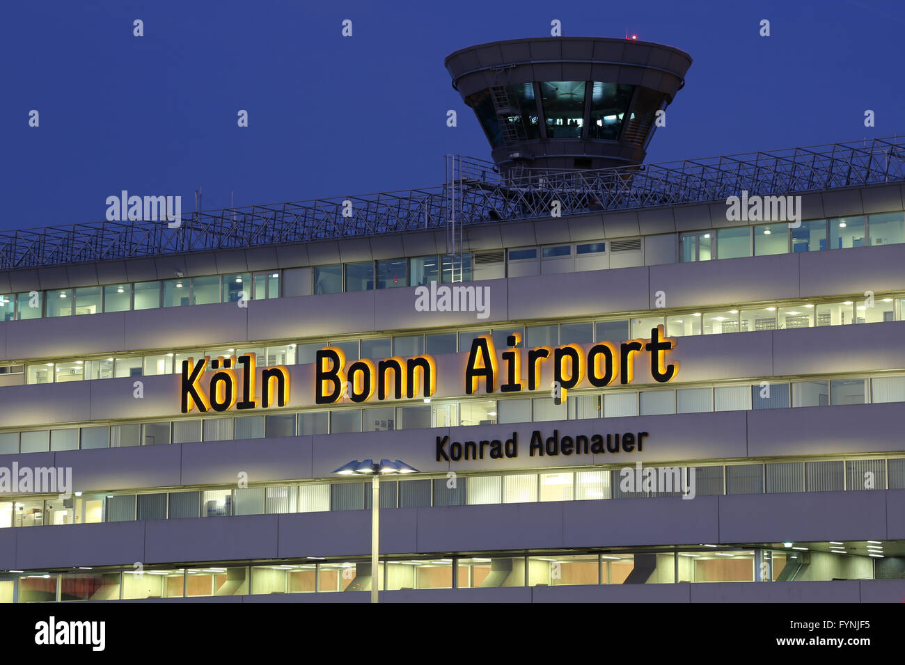 Cologne, Allemagne - Mars 14, 2016 : Avis de Cologne Bonn Airport Terminal 1 (TC) à Cologne (Allemagne). L'aéroport de Cologne Bonn est e Banque D'Images