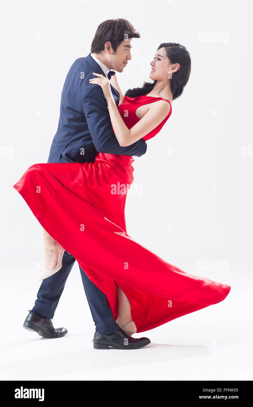 Elegant young couple dancing Banque D'Images