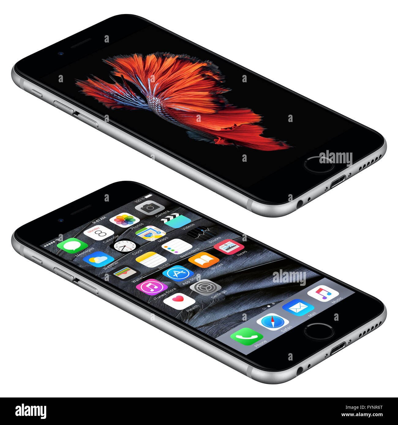 Varna, Bulgarie - 25 octobre 2015 : Gris espace Apple iPhone 6S se trouve sur la surface avec le système d'exploitation mobile iOS 9 Banque D'Images