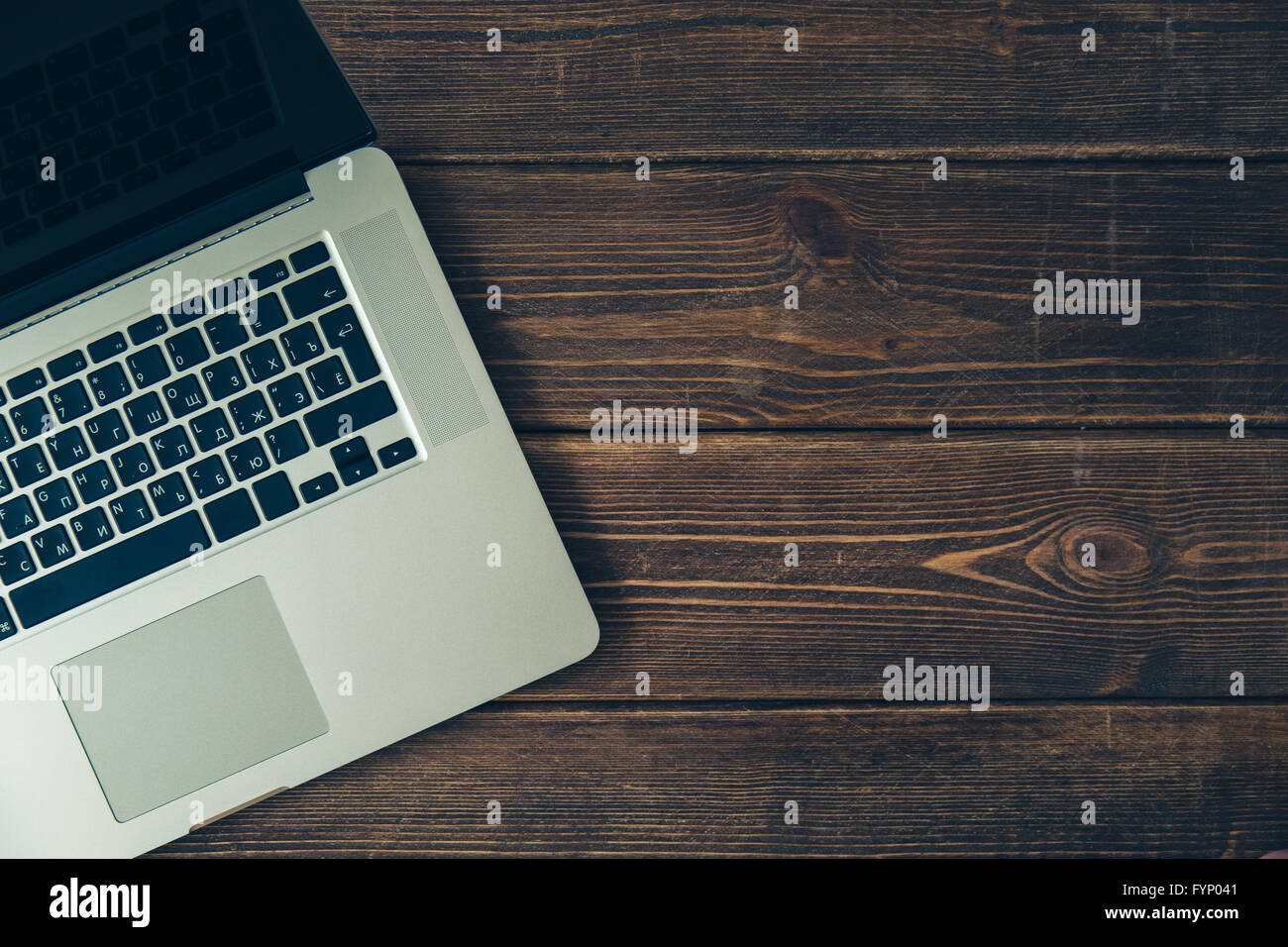 Ordinateur portable sur le bureau Banque D'Images