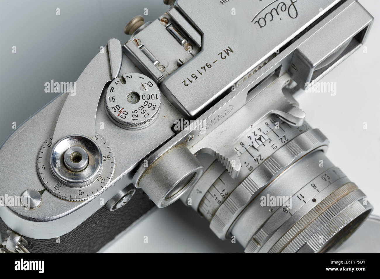 Télémètre Leica M2 appareil photo à partir de 1958 avec un Leitz Summicron  5cm (50mm) NF (près de Lens), avec 'spectacles' Photo Stock - Alamy