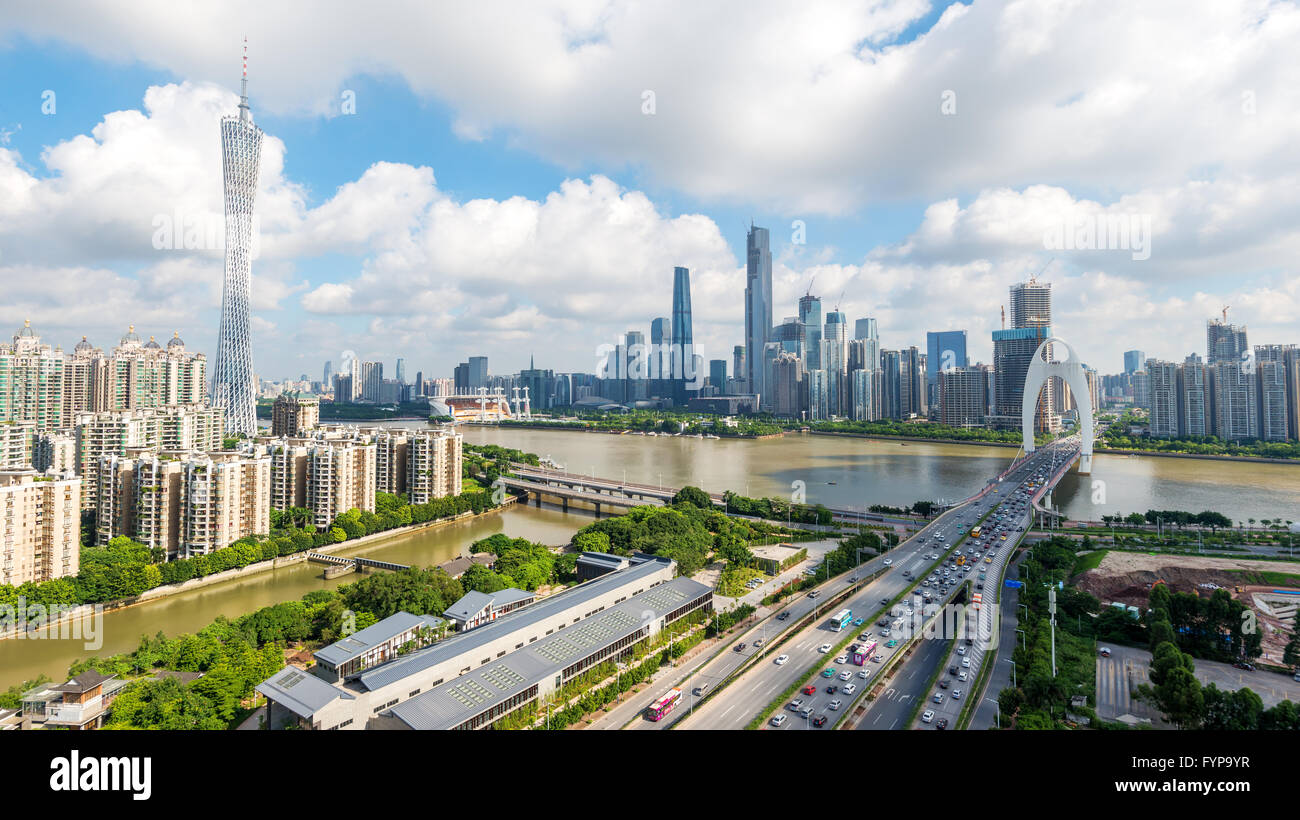 Pont sur une rivière à Guangzhou Banque D'Images