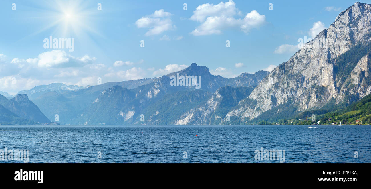 Été lac Traunsee panorama (Autriche). Banque D'Images