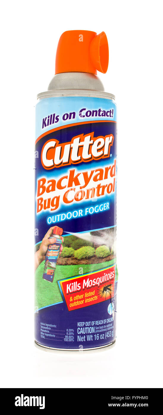 Winneconne, WI - 20 Avril 2015 : Spray peut de Cutter Backyard Bug Control nébulisateur Banque D'Images