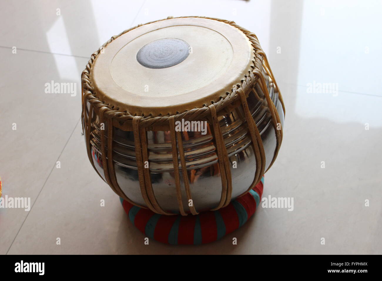 Instrument de musique classique indienne : Tabla Photo Stock - Alamy