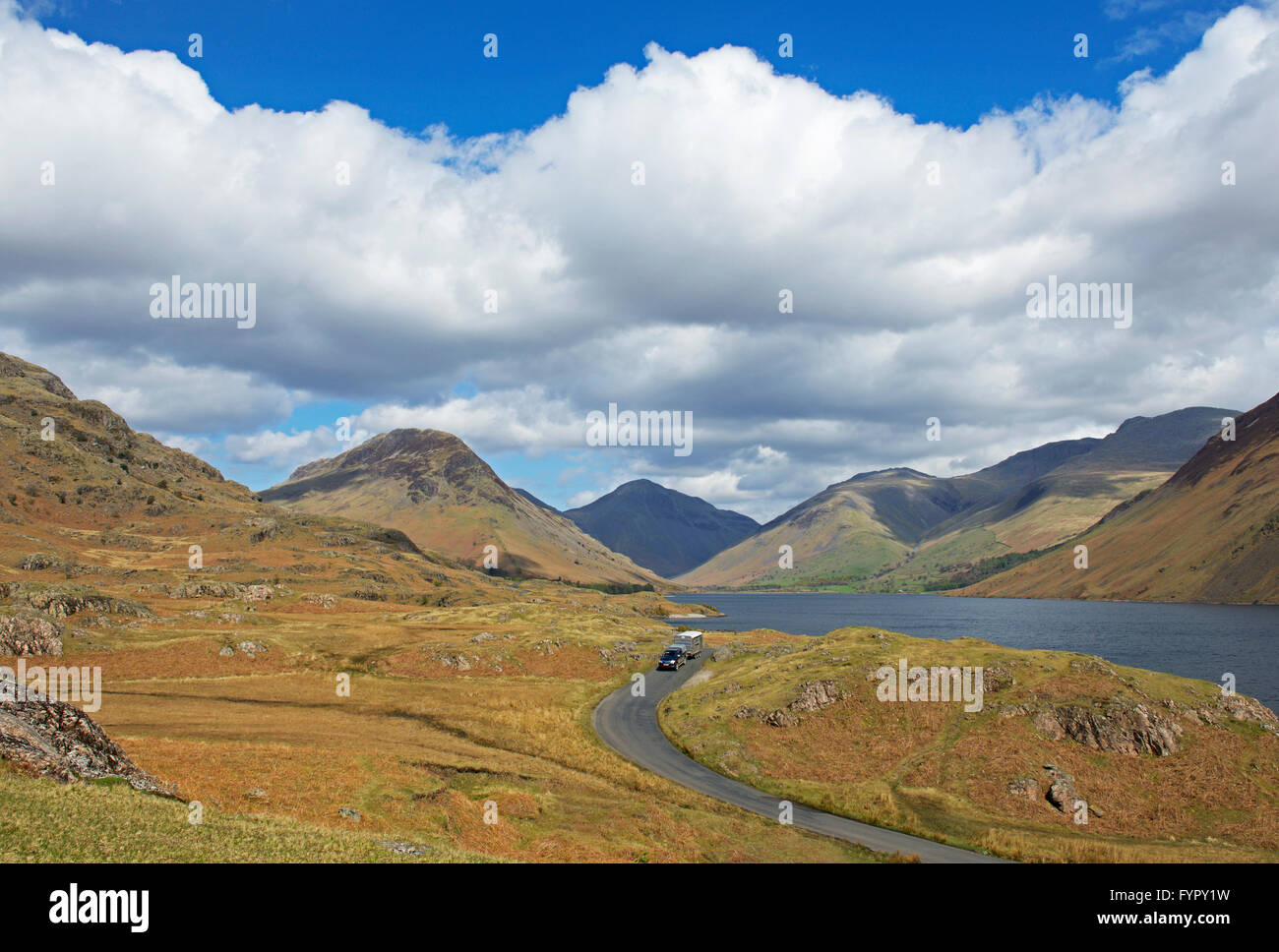 Remorquage voiture remorque, Wasdale, Parc National de Lake District, Cumbria, Angleterre, Royaume-Uni Banque D'Images