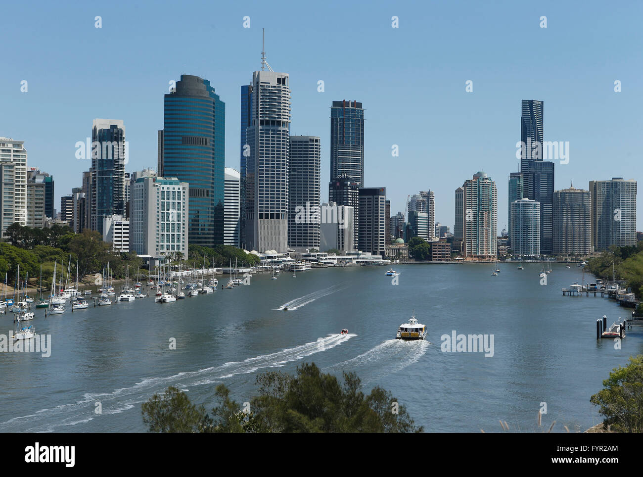Skyline, port, rivière Brisbane, Brisbane, Queensland, Australie Banque D'Images