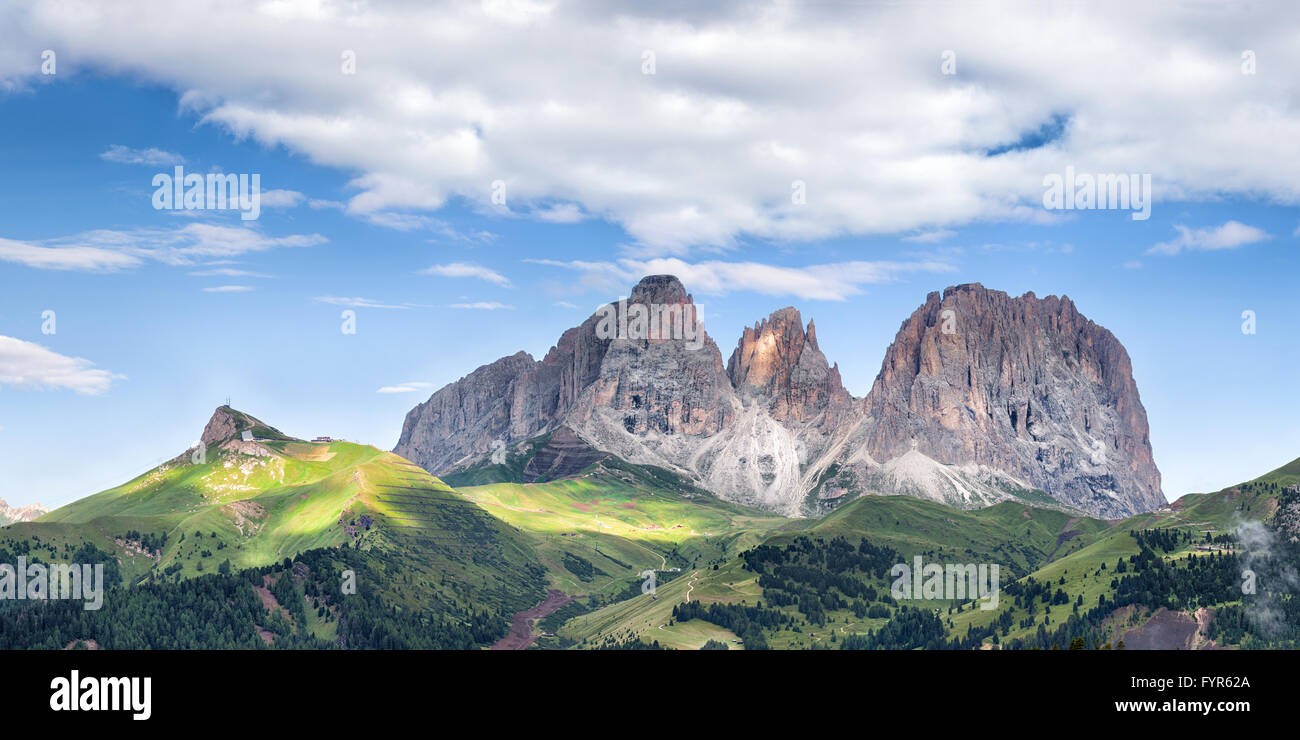 Panorama du Sassolungo mountain peaks Banque D'Images