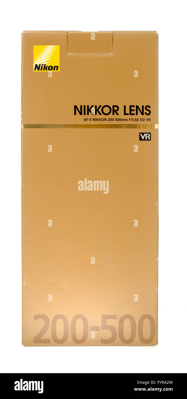 Winneconne, WI - 18 Nov 2015 : Fort d'un objectif Nikon Nikkor 200-500mm. Banque D'Images
