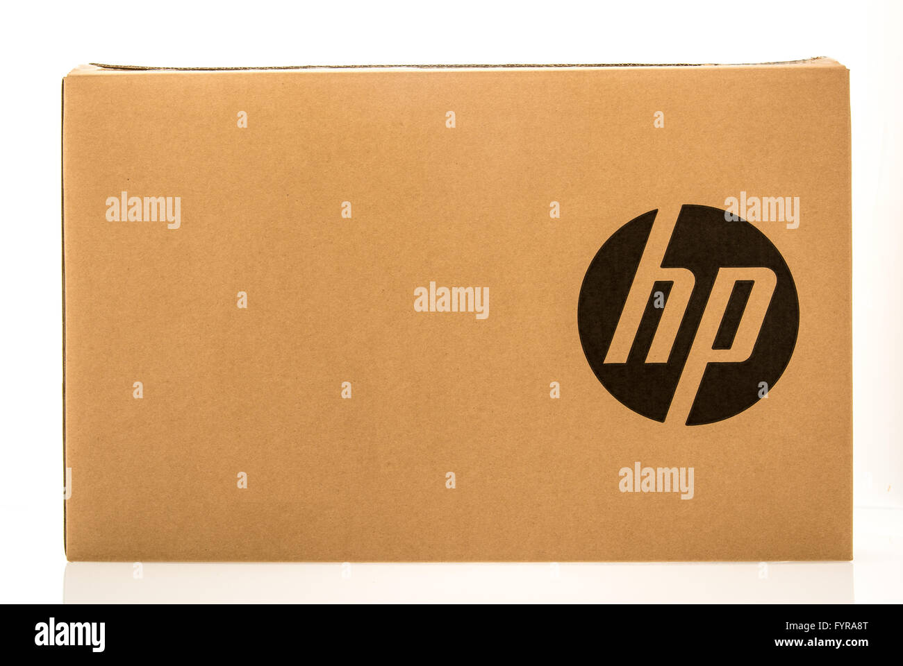 Winneconne, WI - 3 déc 2015 : le paquet d'un ordinateur, imprimante Hewlett Packard, ou serveur. Banque D'Images
