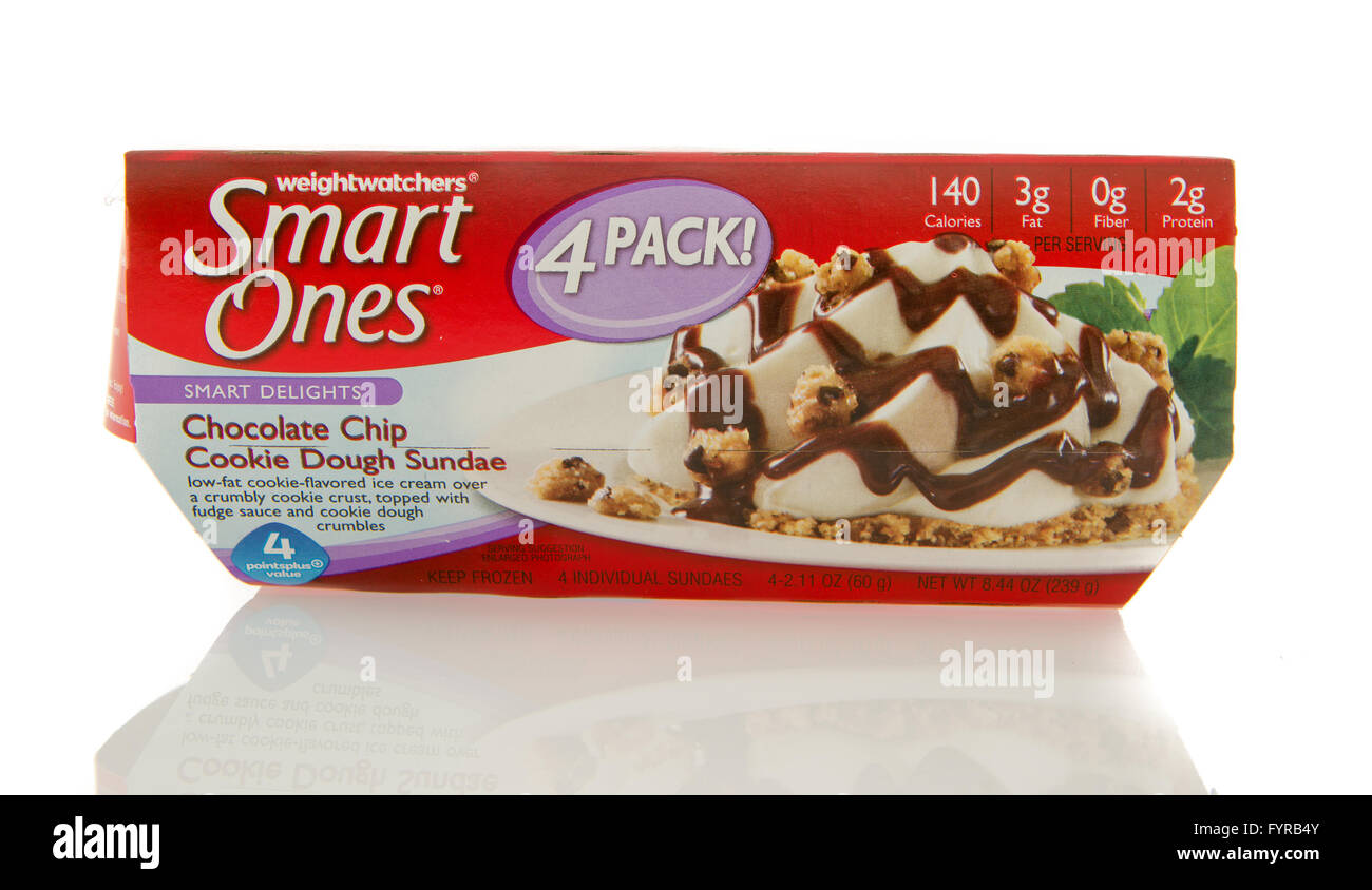 Winneconne, WI - 2 mars 2016 : Package de Smart, pâte à biscuits au chocolat coupe glacée par navire weight watchers. Banque D'Images