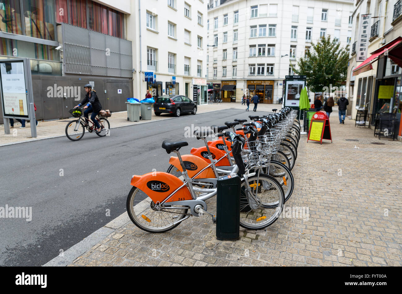 La station de Bicloo à Nantes, France. Bicloo Nantes est au système de partage de vélos. Banque D'Images