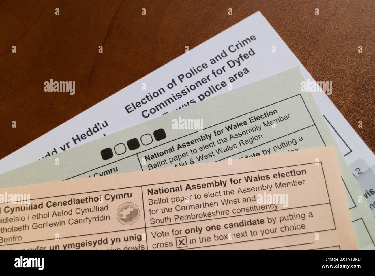 Un bulletin de vote pour l'Assemblée générale et de la police et Wesh Commissaire de la criminalité en 2016 élections Banque D'Images
