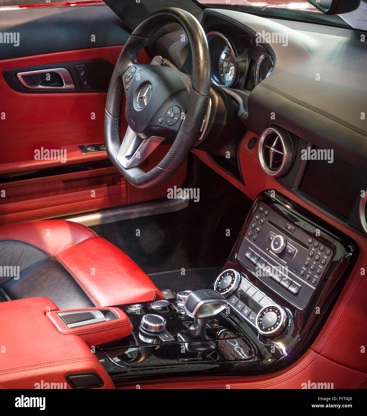 Chalet de supercar Mercedes-Benz SLS AMG (R197), 2012. Banque D'Images