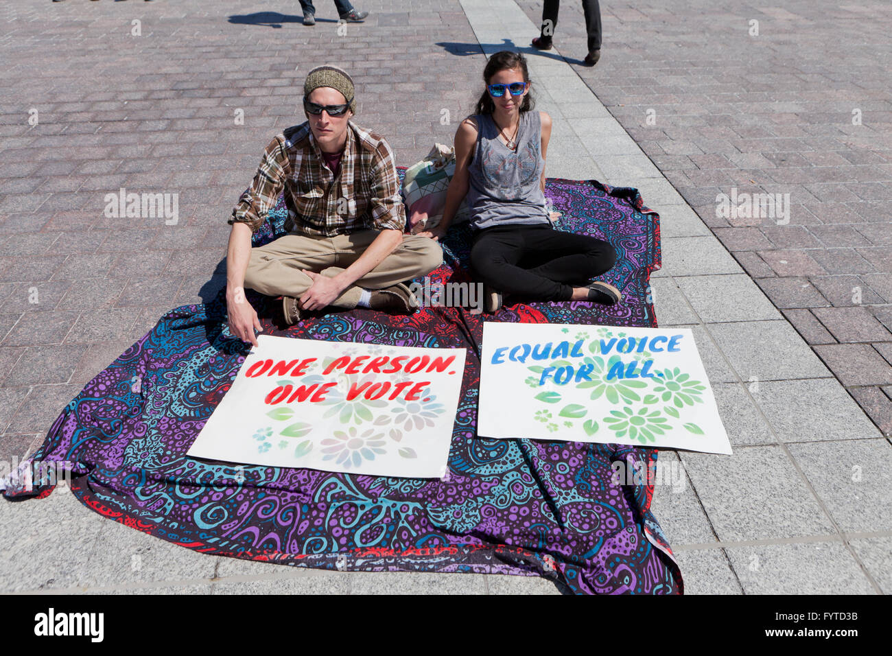 Washington, DC, USA. 11 avril, 2016. Printemps de la démocratie et de protestation des militants de mars le capitole plus de droits de vote Banque D'Images Washington, DC, USA. 11 avril, 2016. Printemps de la démocratie et de protestation des militants de mars le capitole plus de droits de vote Banque D'Images