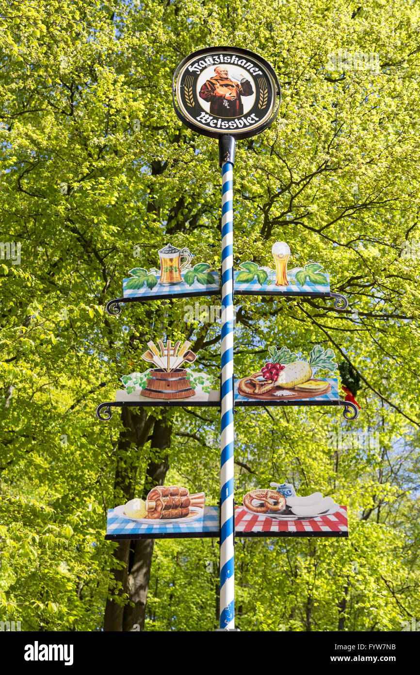 Jardin de bière, open air, pub bière typique signe jardin arbre, Haltern, Allemagne Banque D'Images