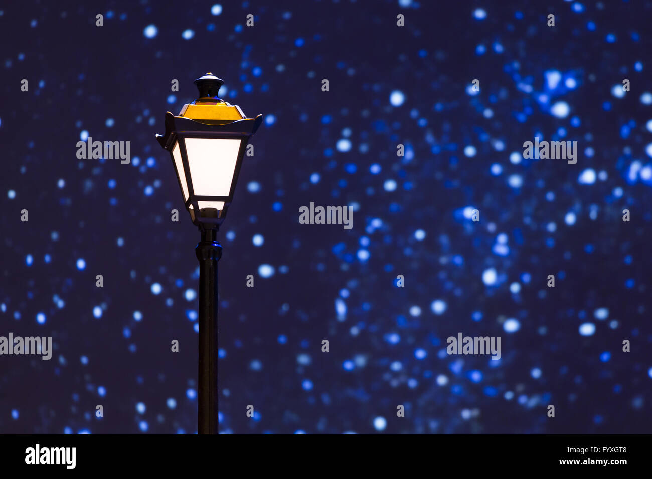 Lampe rue night sky stars Banque D'Images