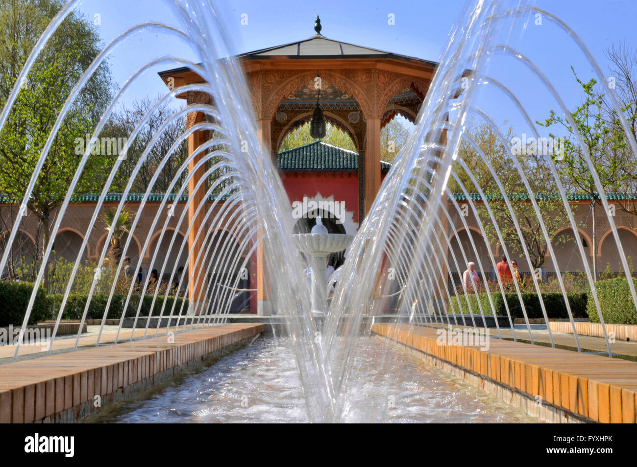 Fontaine, Jardin oriental, jardins du monde, Erholungspark Marzahn, Marzahn, 130, Berlin, Allemagne / Jardin des quatre filières, Garten der vier Ströme, Garten der Welt, Gärten der Welt Banque D'Images