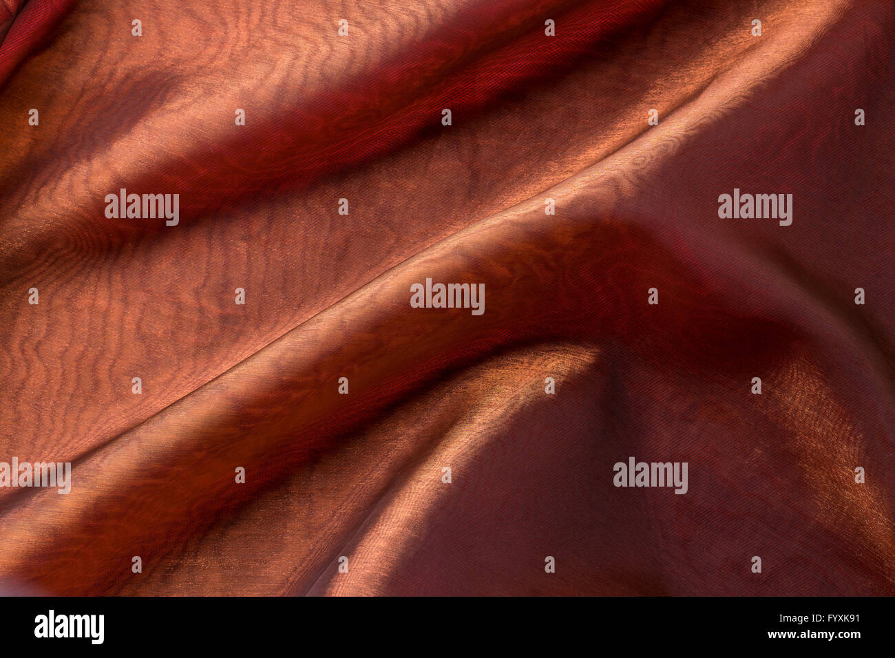 Chiffon rouge doux avec courbe et vague Banque D'Images