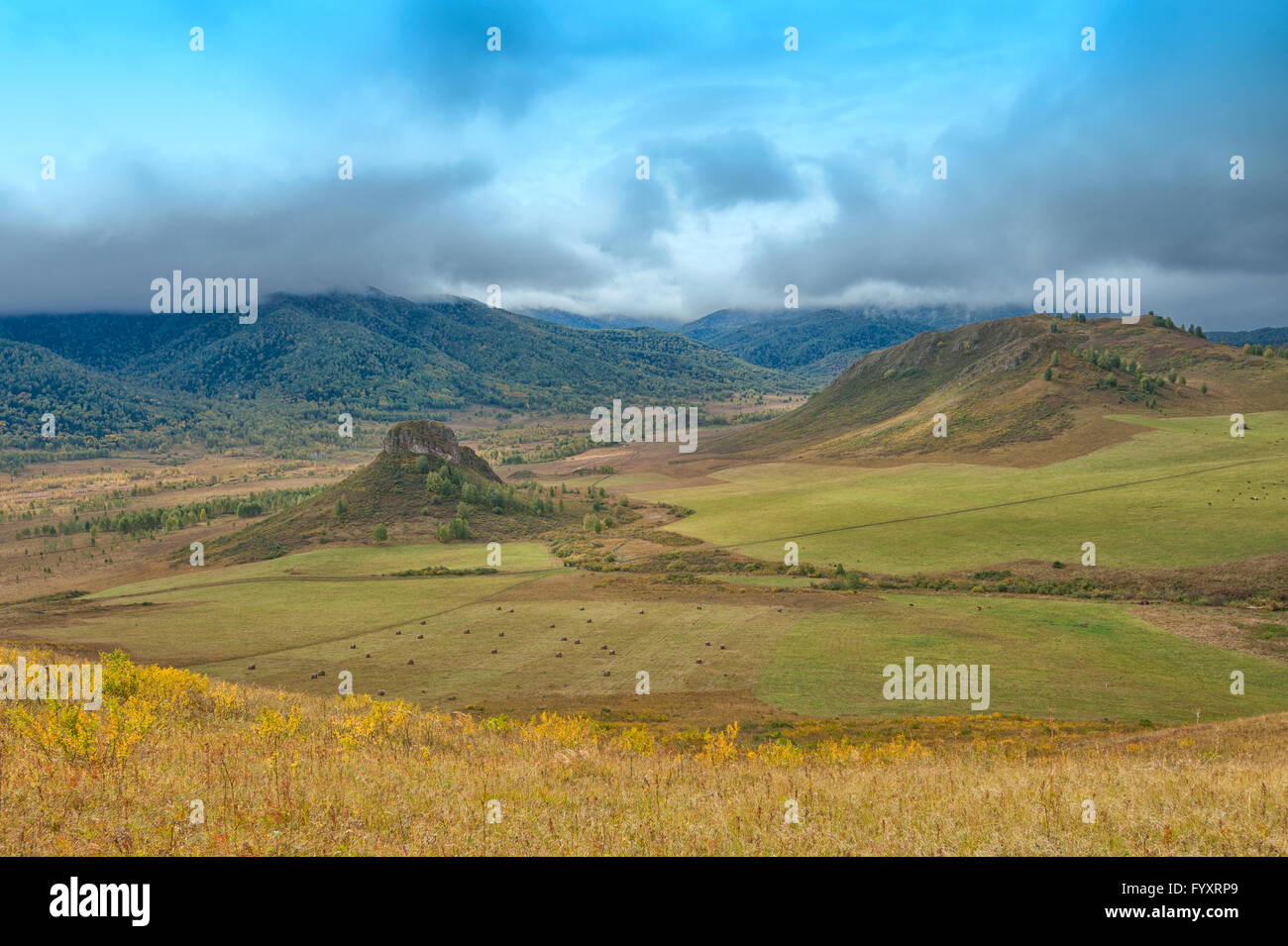 Montagnes dans beauty day Banque D'Images