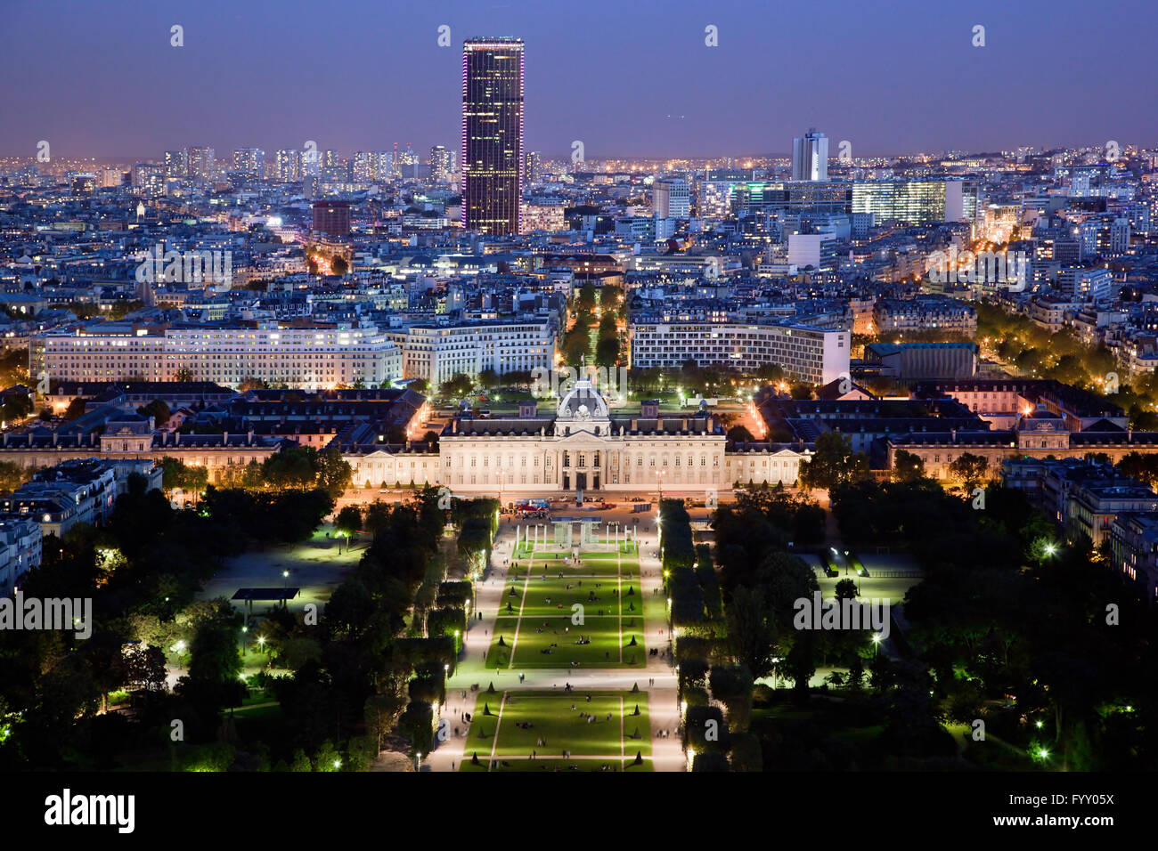 Panorama de Paris, France dans la nuit. Banque D'Images