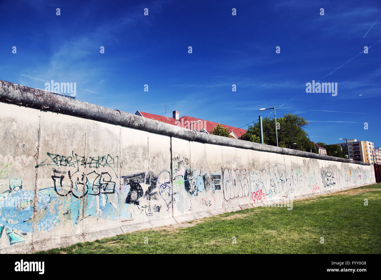 Mémorial du Mur de Berlin avec des graffitis. Banque D'Images