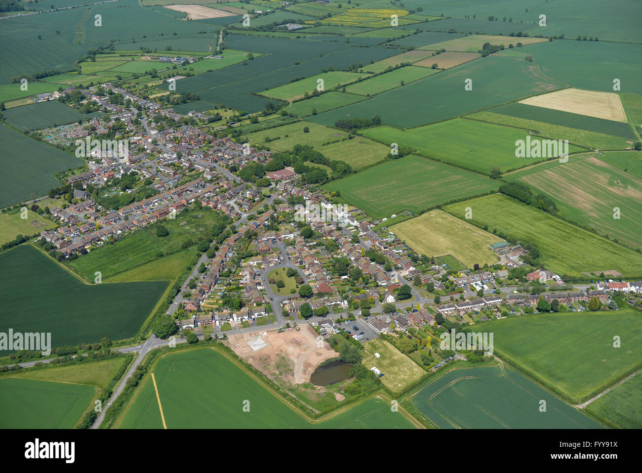 Une vue aérienne du village de Warton et entourant la campagne du Warwickshire Banque D'Images