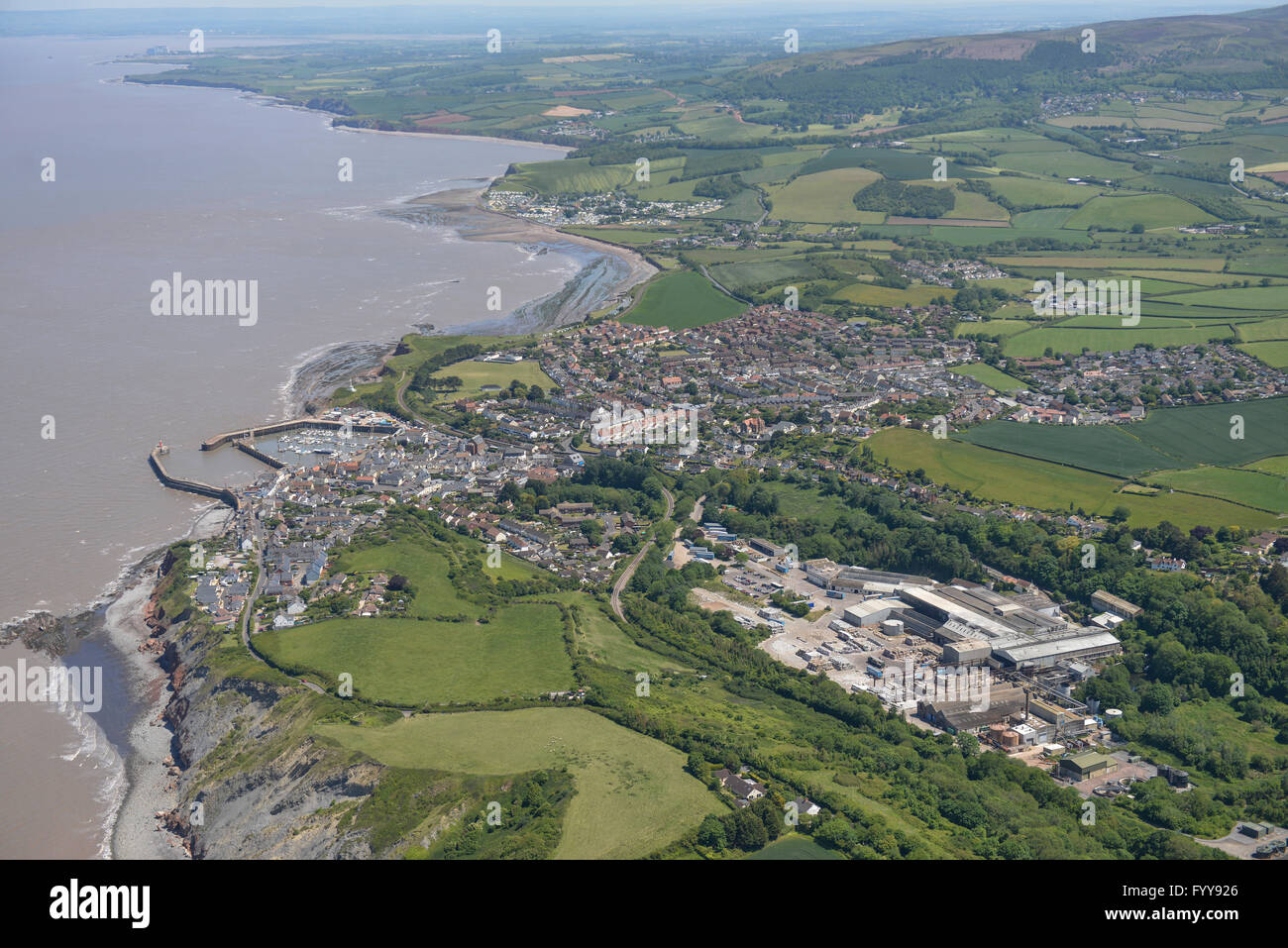 Une vue aérienne de la côte du Somerset ouest autour de la ville de Watchet Banque D'Images