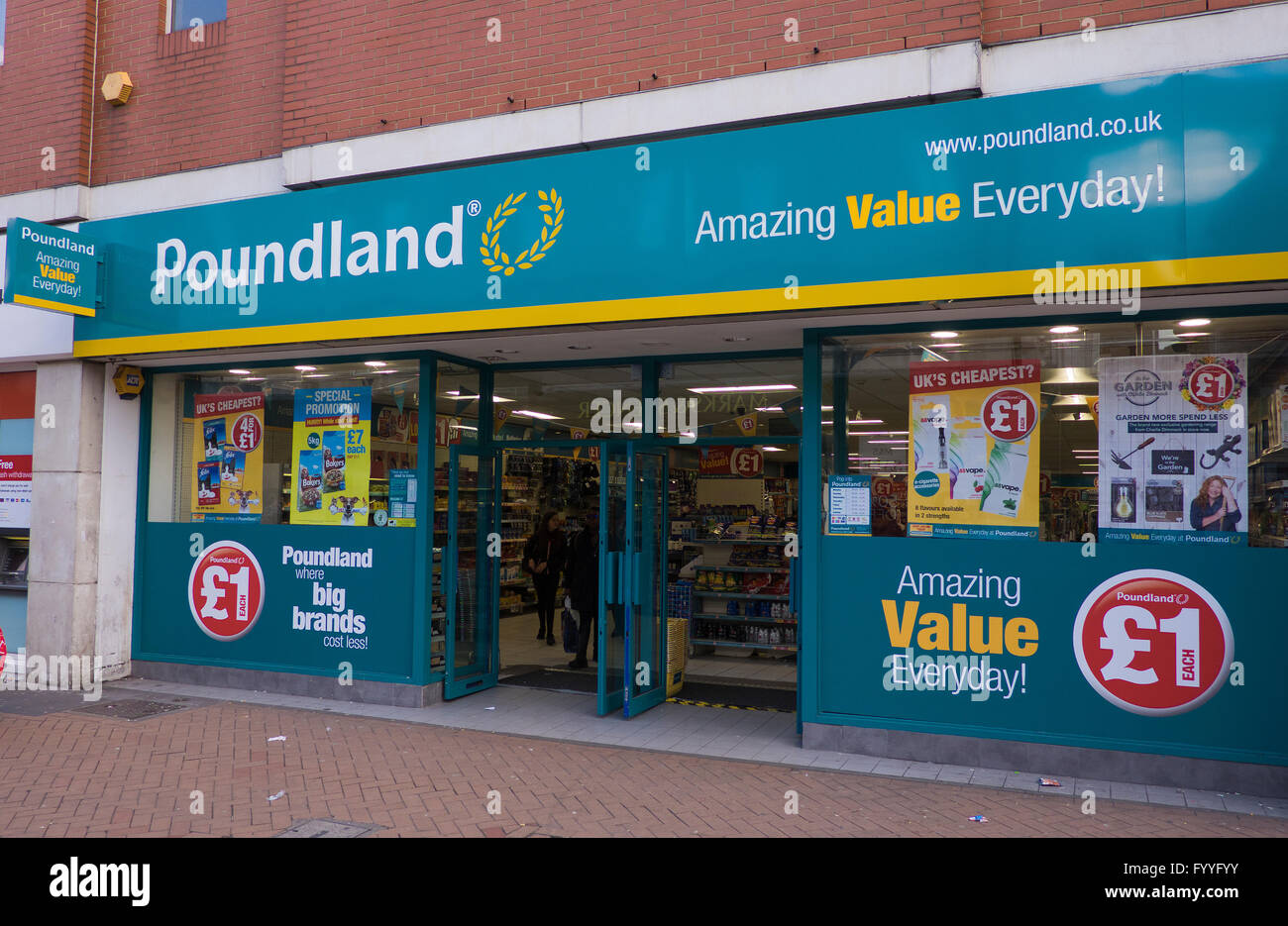 Poundland store à Croydon High Street South London UK Banque D'Images