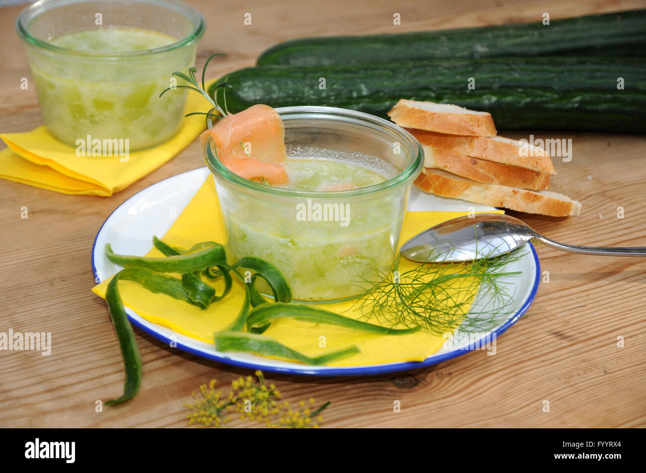 Cucumis sativus, concombre, cuisson de la soupe Banque D'Images