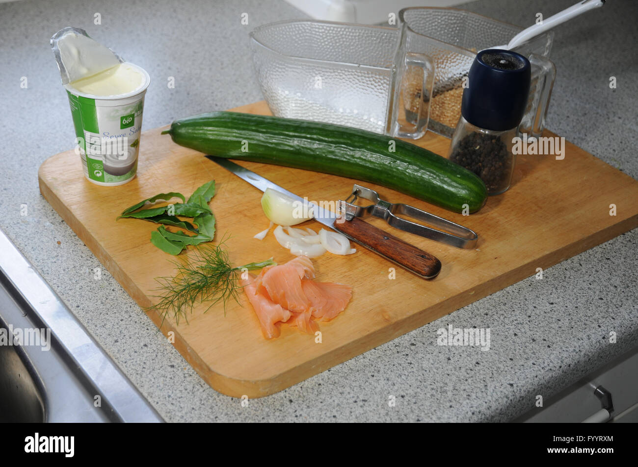 Cucumis sativus, concombre, cuisson de la soupe Banque D'Images
