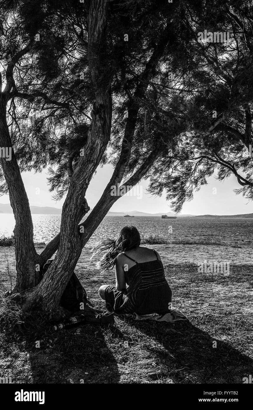 Détente sur la plage, île de Naxos, Grèce Banque D'Images