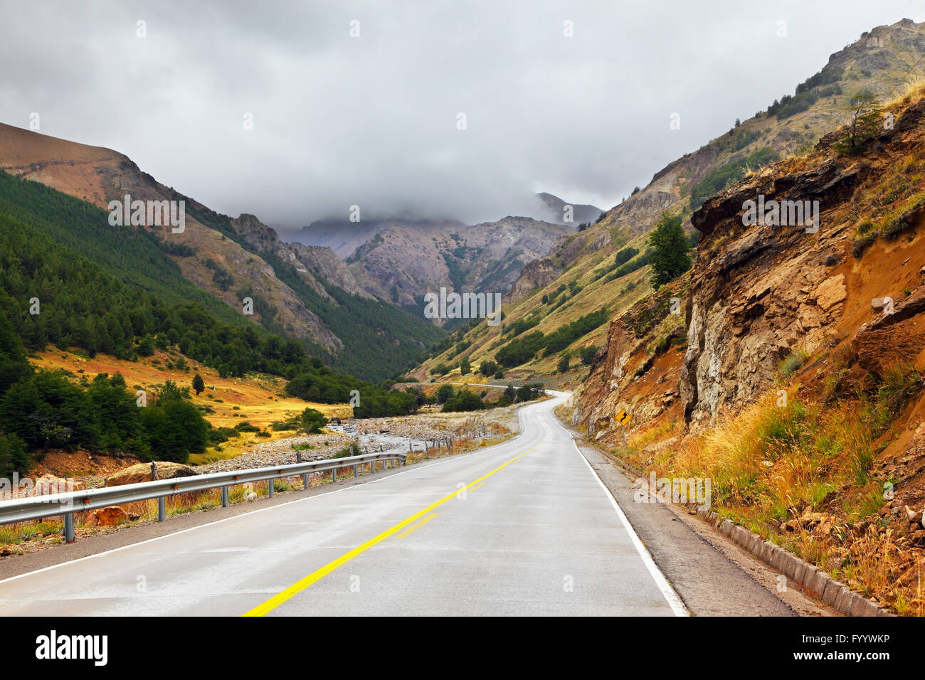 Carretera Austral - route dans la Patagonie Chilienne Banque D'Images