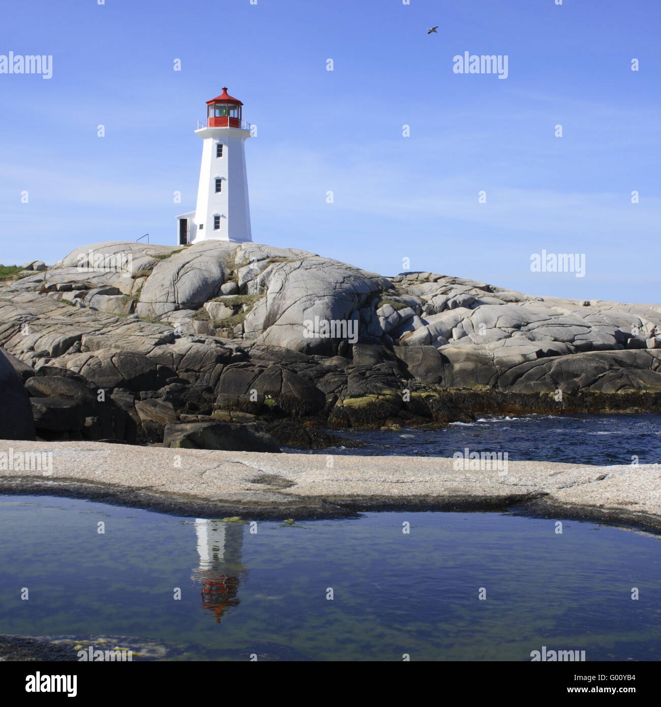 Phare de Peggy's Cove, un village de pêcheurs, Banque D'Images