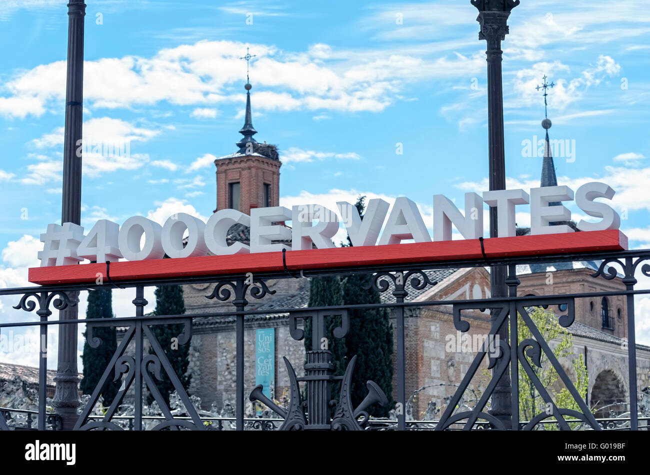 2016-04-23. 4e centenaire de la mort de Miguel de Cervantes. Détail de Twitter, le sujet de cette manifestation, à la place Cervantes. Banque D'Images